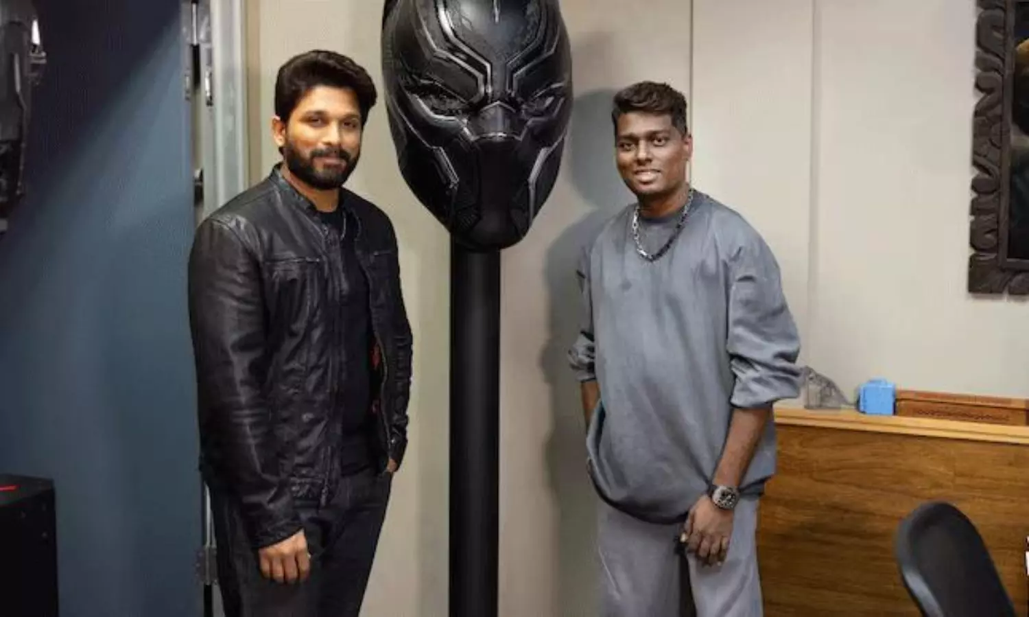 ఐకాన్ స్టార్@ 22 ఛాన్స్ ఎవ‌రికో!