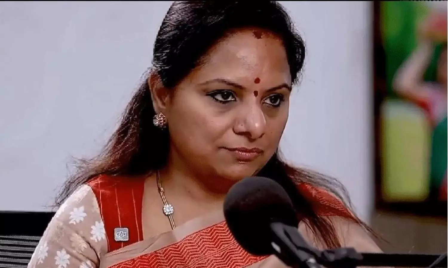 చంద్రబాబు, లోకేశ్ పై కవిత పొగడ్తలు.. పవన్ పై విమర్శలు చంద్రబాబు, లోకేశ్ పై కవిత పొగడ్తలు.. పవన్ పై విమర్శలు