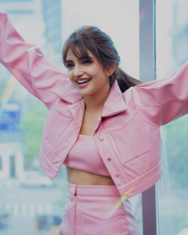 Sreeleela Glows in Pink Look as She Sends Happy Waves on Instagram Sreeleela Glows in Pink Look as She Sends Happy Waves on Instagram
