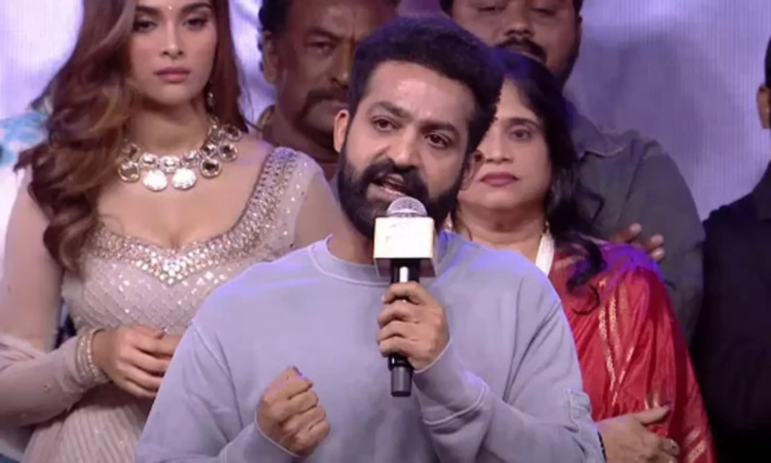 భార‌త‌దేశంలో వేరే ఏ హీరోయిన్ చేయ‌లేదు!- ఎన్టీఆర్