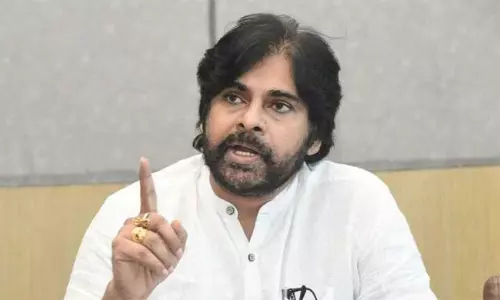 పవన్ సీరియస్ పొలిటీషియన్ కారా ?