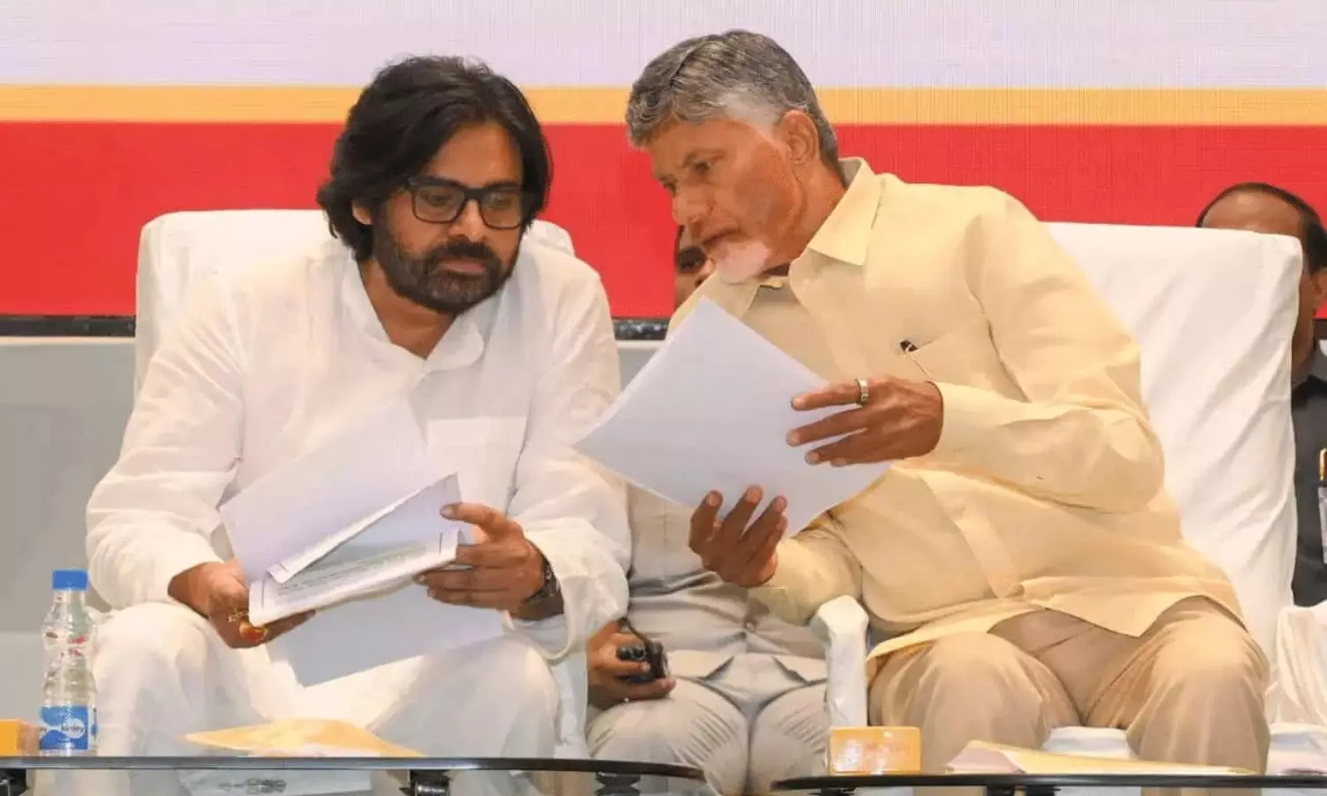 సామాజిక వర్గాలపై.. కూటమి వ్యూహం.. జగన్కు చెక్ ..! సామాజిక వర్గాలపై.. కూటమి వ్యూహం.. జగన్కు చెక్ ..!