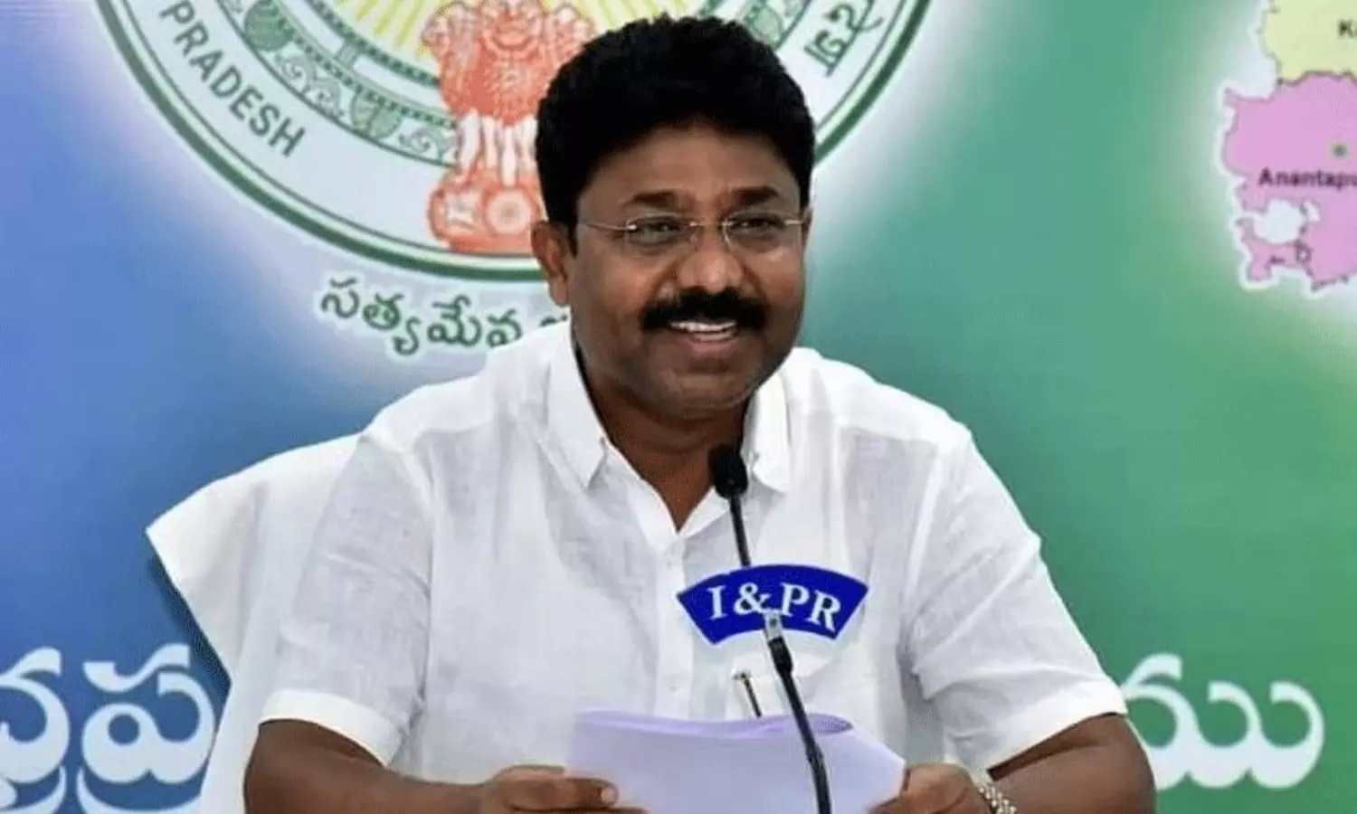 ఫ్యాన్ కింద ఉక్కబోత : వైసీపీ మాజీ మంత్రి టీడీపీకి సపోర్ట్ ? ఫ్యాన్ కింద ఉక్కబోత : వైసీపీ మాజీ మంత్రి టీడీపీకి సపోర్ట్ ?