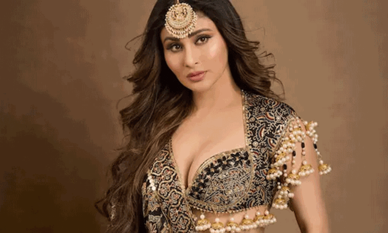 ముఖం పెదాల‌కు స‌ర్జ‌రీ.. న‌టి తిర‌కాసు జ‌వాబు!