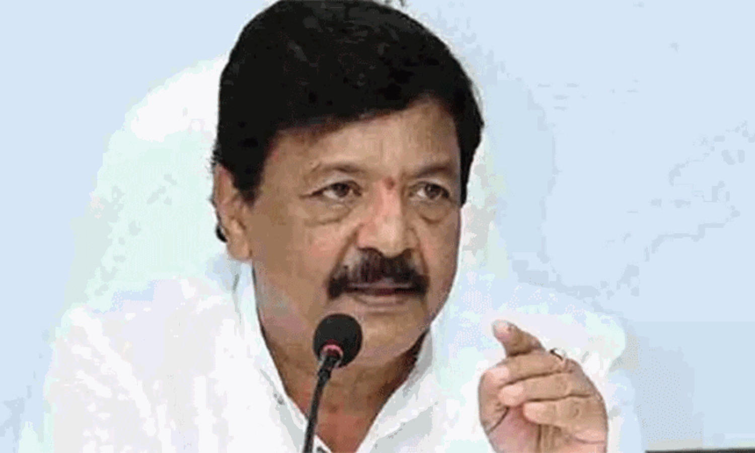 సినీ పరిశ్రమ ఏపీకి తరలి రావాలి: మంత్రి కందుల సినీ పరిశ్రమ ఏపీకి తరలి రావాలి: మంత్రి కందుల