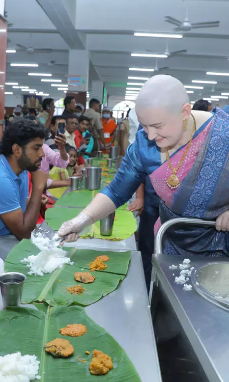 Anna Lezhneva’s Spiritual Visit and Philanthropy at Tirumala