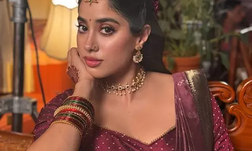 Janhvi Kapoor and Black are Born For Each Other