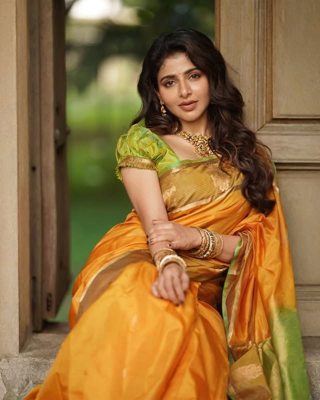 Iswarya Menon glows in a traditional saree look while promoting Bazooka