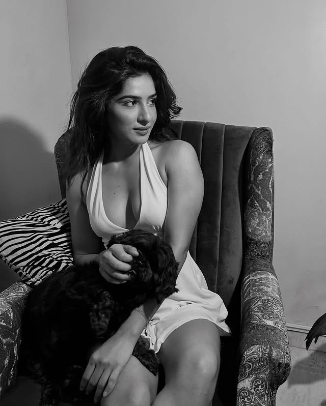 Neha Khans Fashion Game Has Zero Skips Neha Khans Fashion Game Has Zero Skips