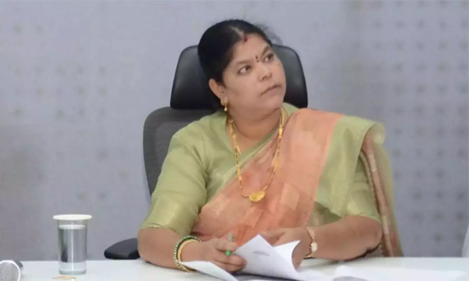 మేయర్ పై అవిశ్వాసం: బలమైన సామాజిక బంధం షాక్ ఇస్తుందా ?