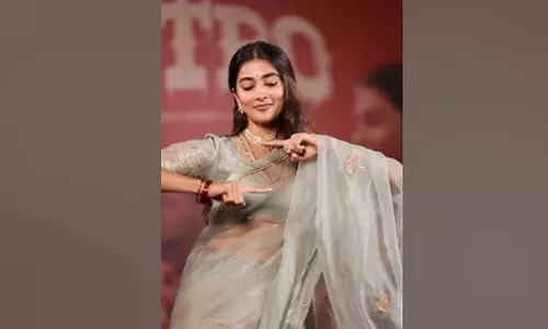 హీరో కన్నా ముందు హీరోయిన్ ని దించారేంటి..?