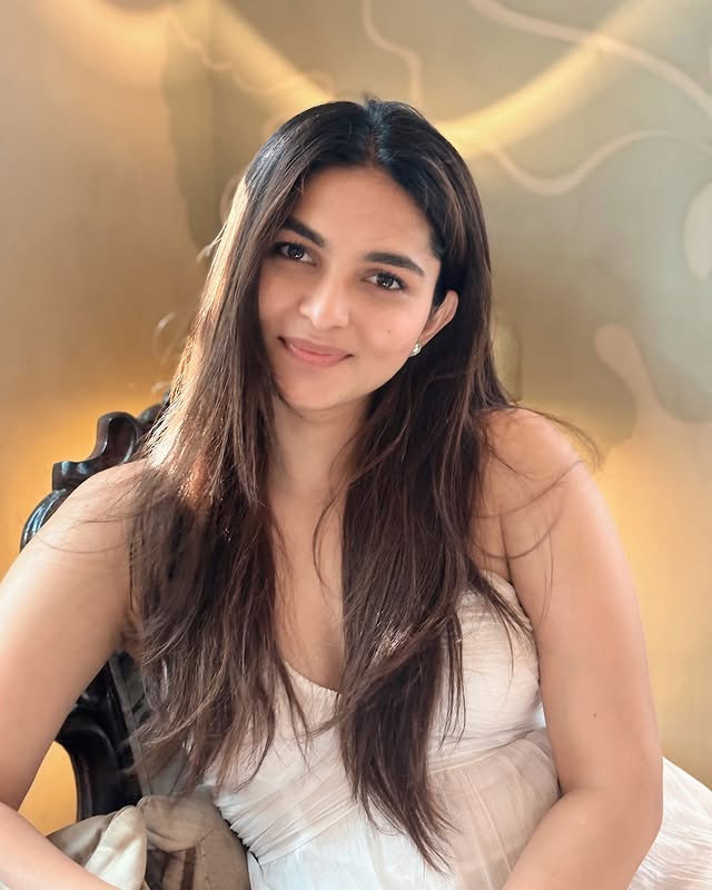 Kayadu Lohar Welcomes Summer in Sunshine Glow Kayadu Lohar Welcomes Summer in Sunshine Glow