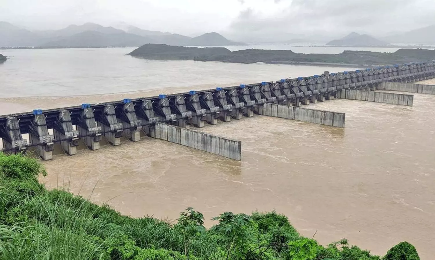 బాబు కలల ప్రాజెక్టుకు మట్టి పరీక్ష! బాబు కలల ప్రాజెక్టుకు మట్టి పరీక్ష!