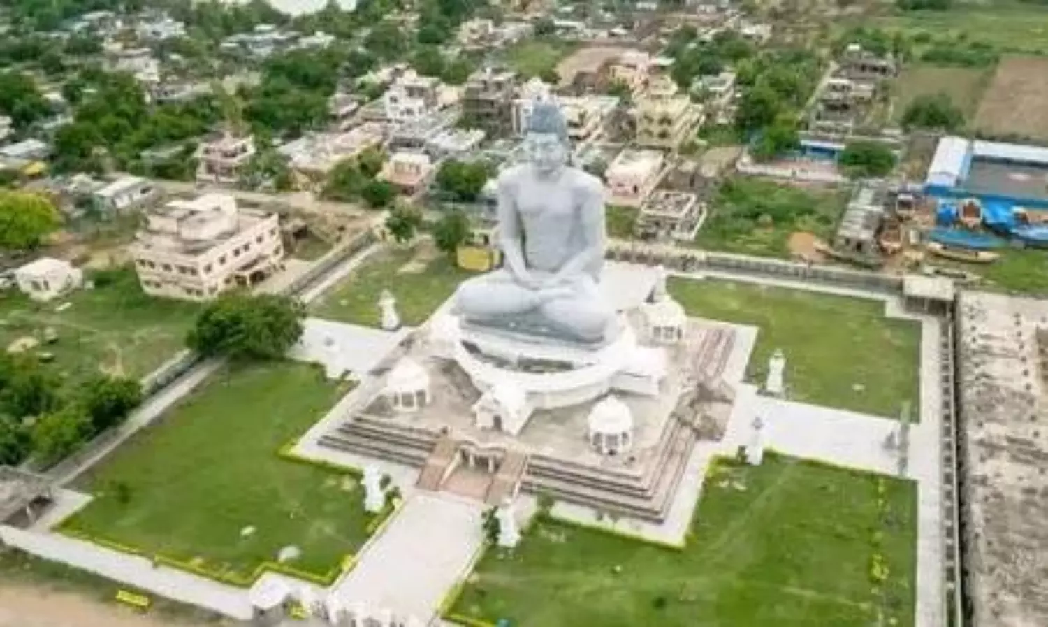 బాబు గారు ఇక ఆపేయండి.. మండుతున్న అమరావతి రైతు! బాబు గారు ఇక ఆపేయండి.. మండుతున్న అమరావతి రైతు!