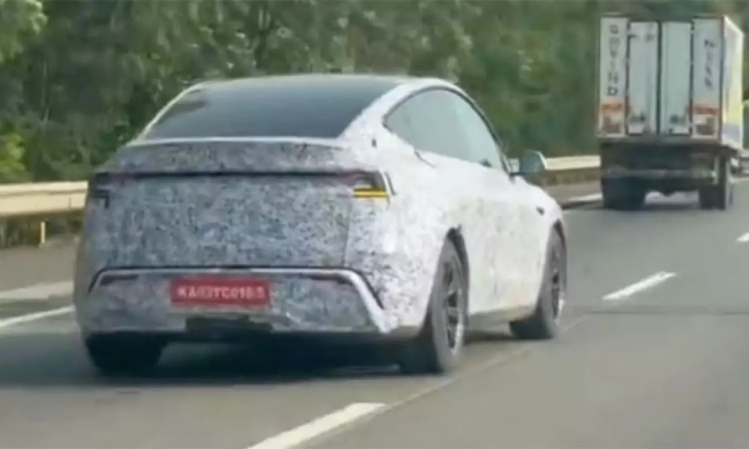 భారత్‌లో టెస్లా ట్రయల్ రన్.. ఇదే తొలి కారా?