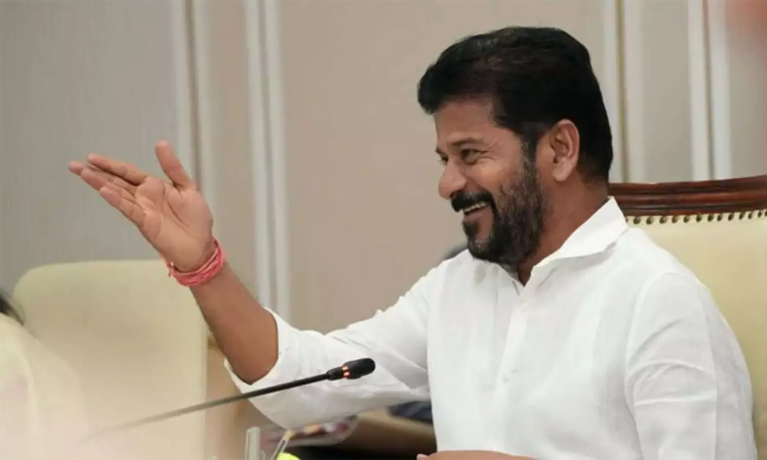 రేవంత్ మీద కేటీఆర్ వాడుతున్న భాష బాగుందా ? రేవంత్ మీద కేటీఆర్ వాడుతున్న భాష బాగుందా ?