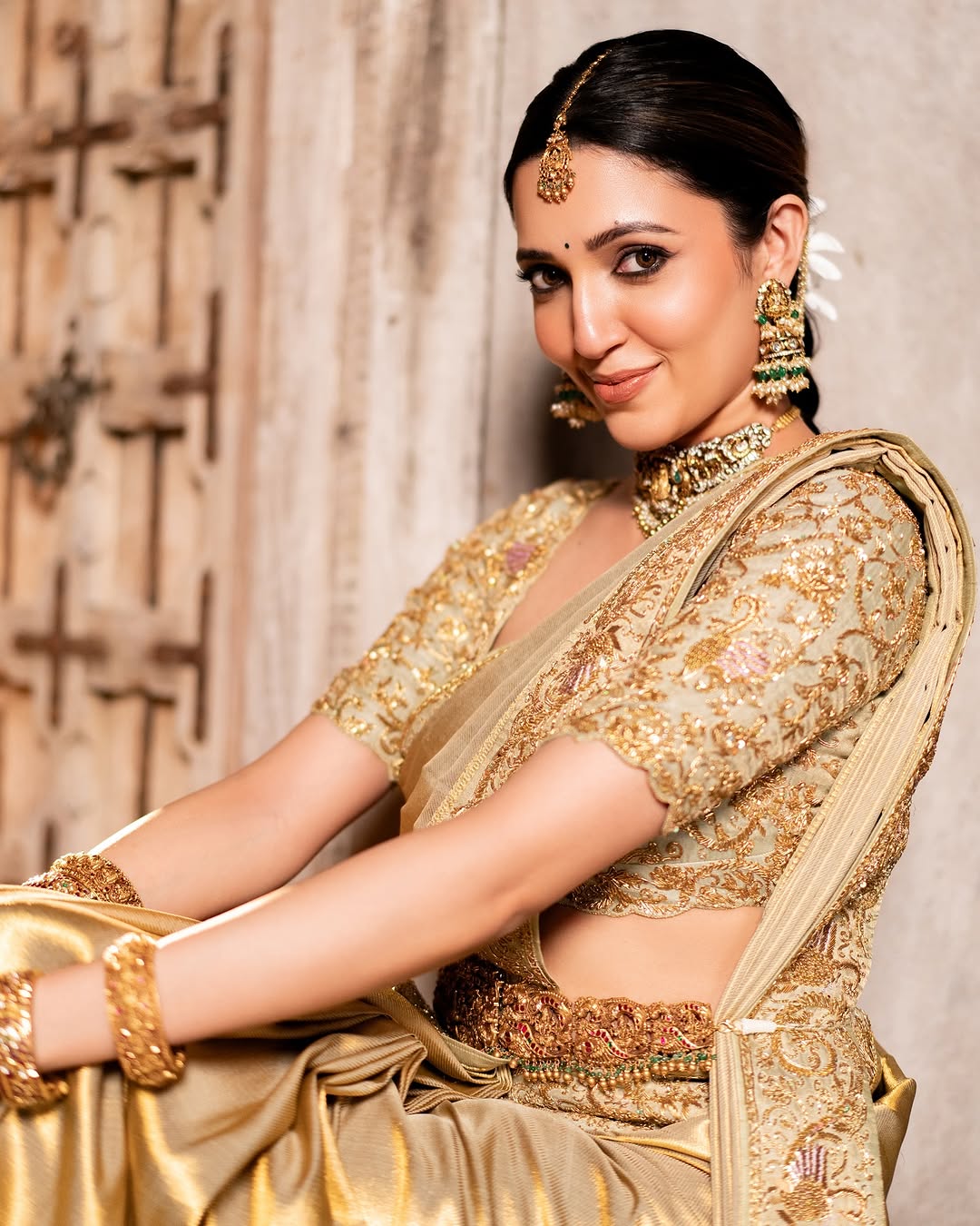 Neha Shetty Elegance Draped in Gold Neha Shetty Elegance Draped in Gold