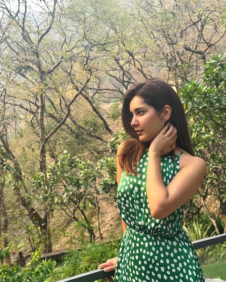 Raashi Khanna�s Green Polka Style with Nature Vibe Raashi Khanna�s Green Polka Style with Nature Vibe