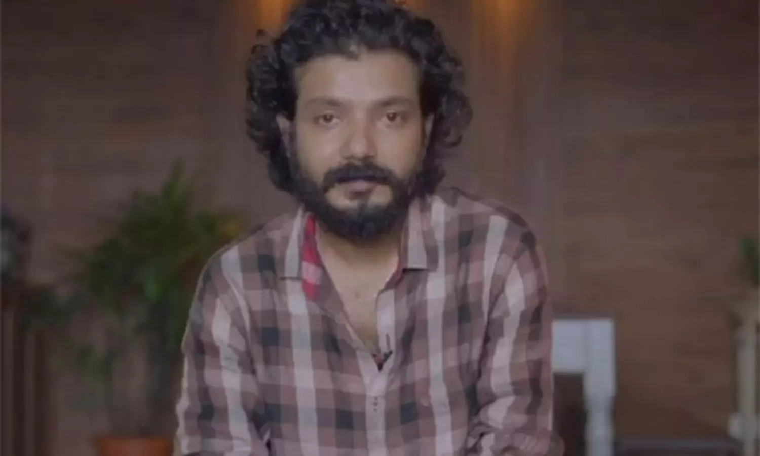 డ్రగ్స్ ఇవ్వకపోతే నటించలేడు.. నిర్మాత ఆరోపణ డ్రగ్స్ ఇవ్వకపోతే నటించలేడు.. నిర్మాత ఆరోపణ