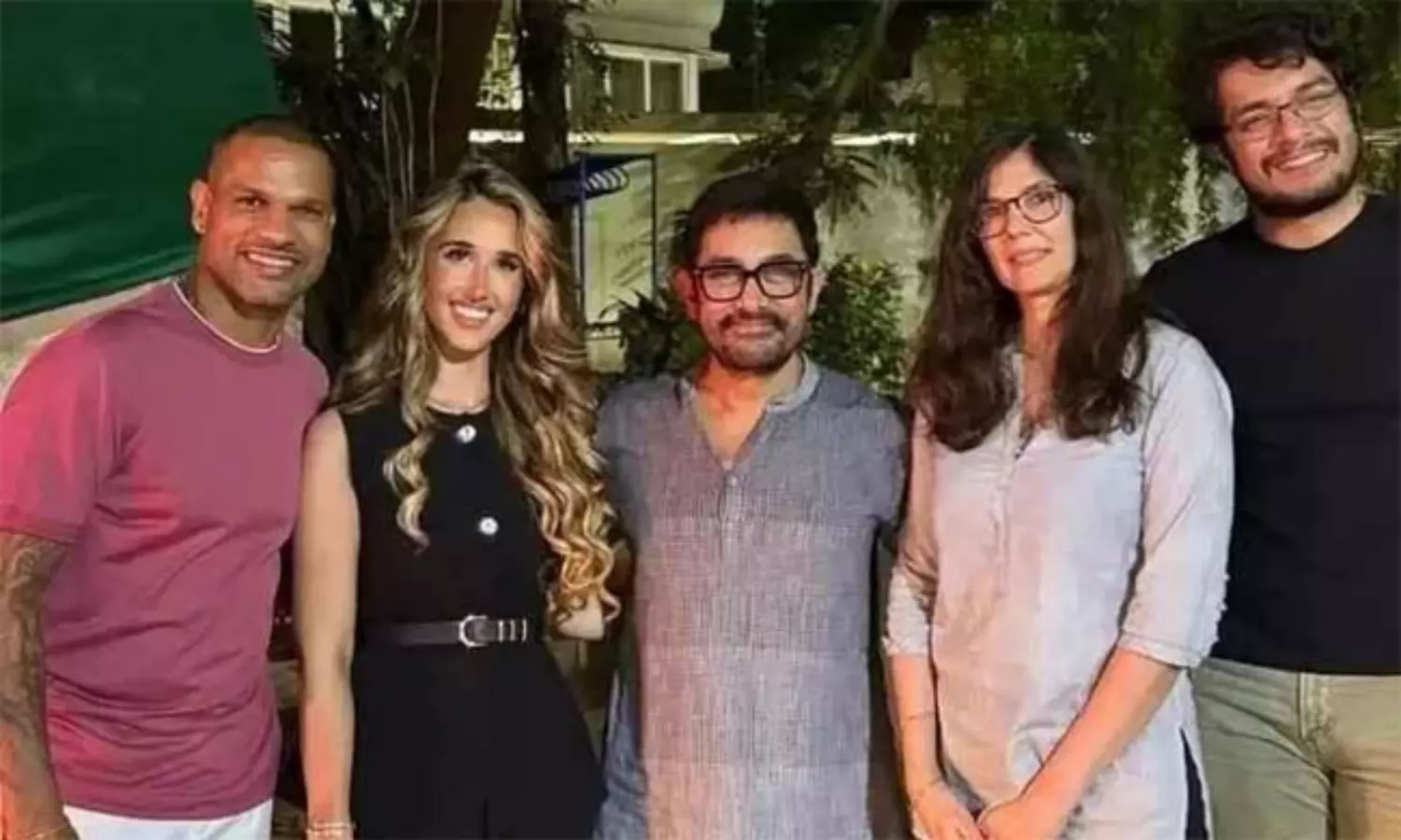 హీరో కపుల్ తో క్రికెటర్ జంట!.. బ్యూటిఫుల్ ఈవెనింగ్!!