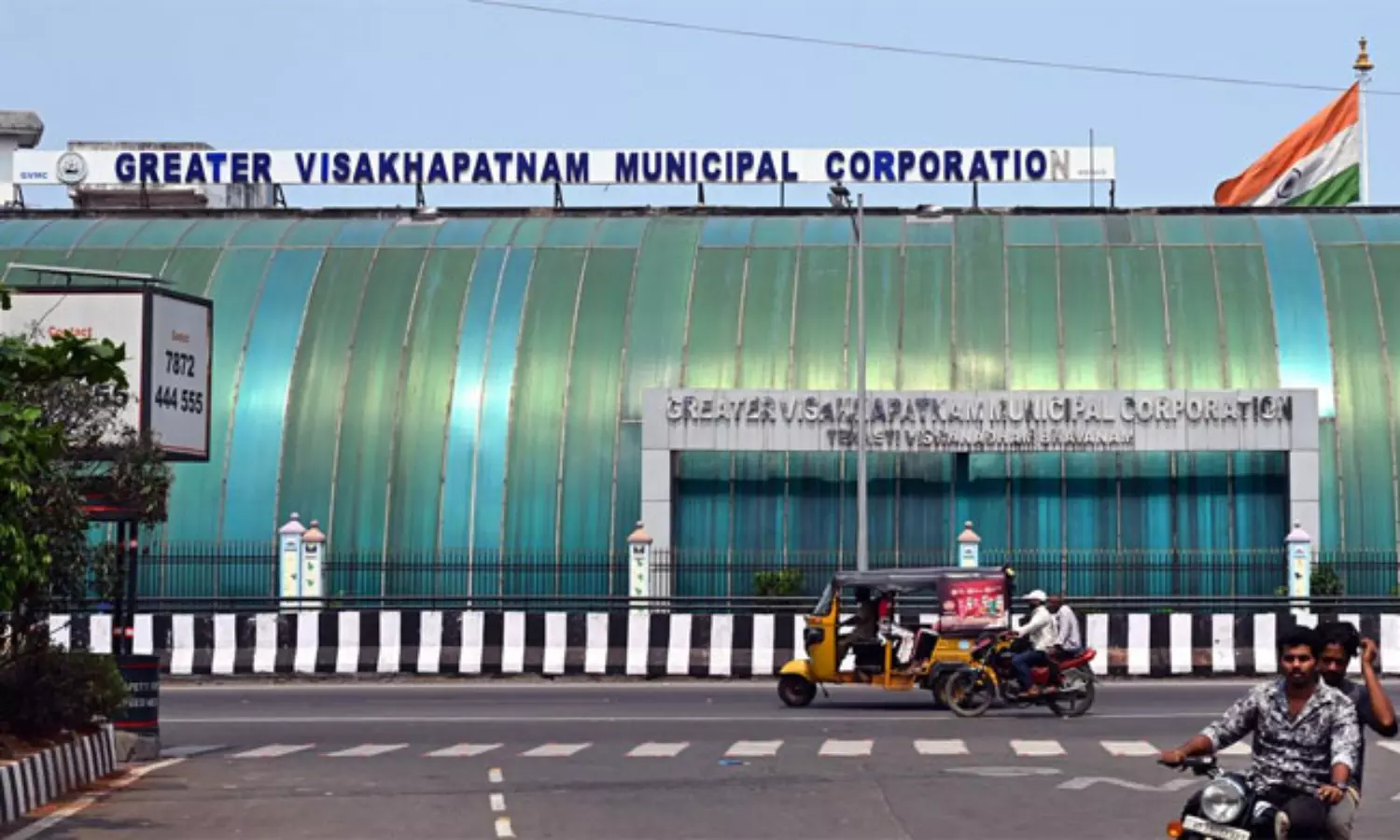 విశాఖ తీరంలో రాజకీయ వేడి !