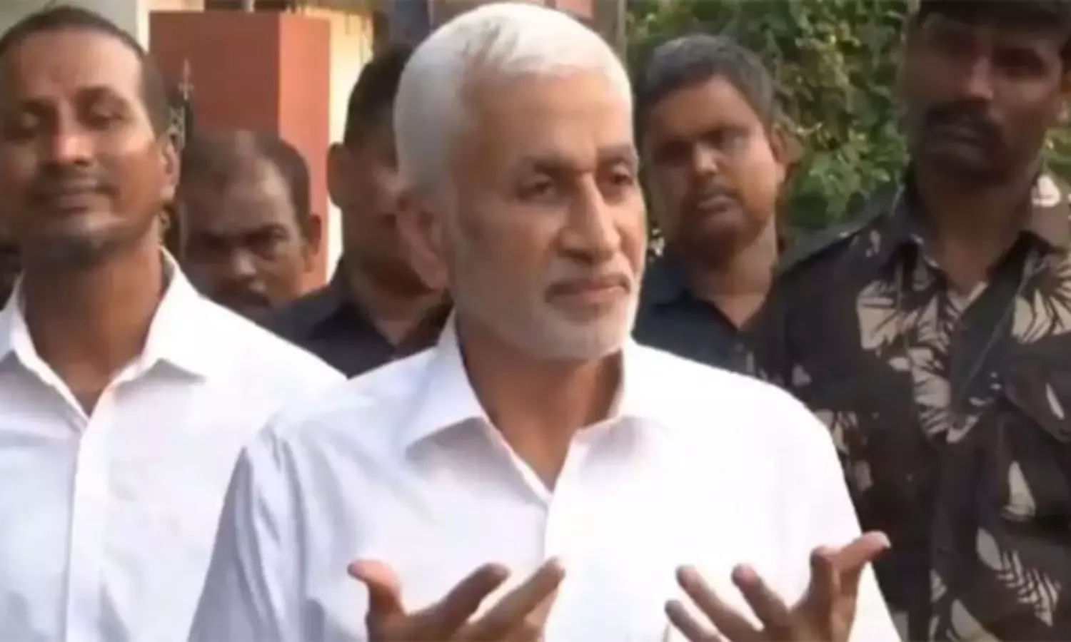 విజయసాయి ఒక్కరు చాలు !
