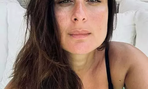 Kareena Kapoor Khan Shares Selfie Moments