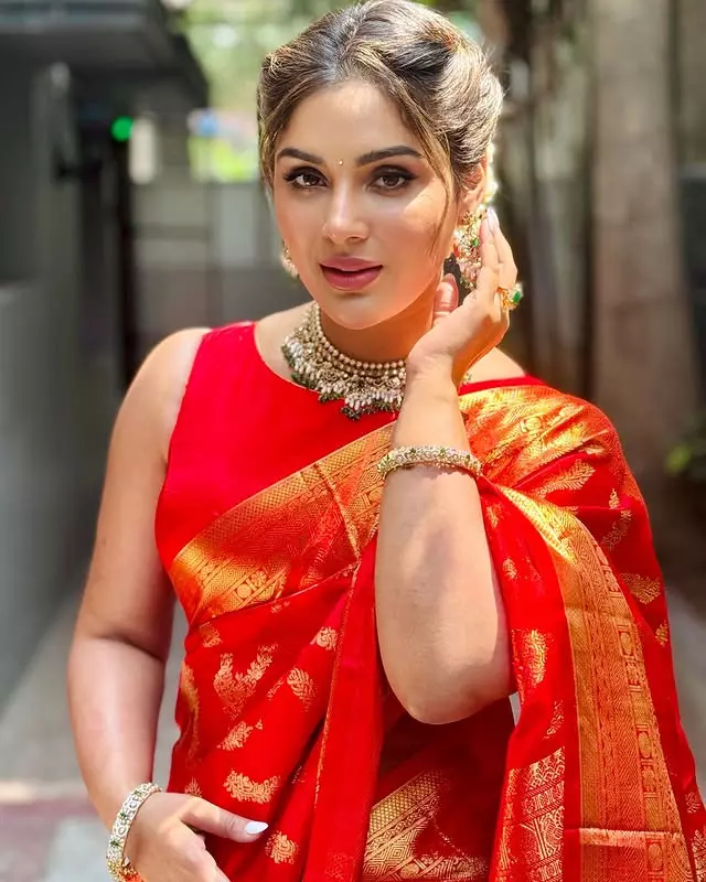 Samyuktha Menon Looks Graceful in Red Silk Saree