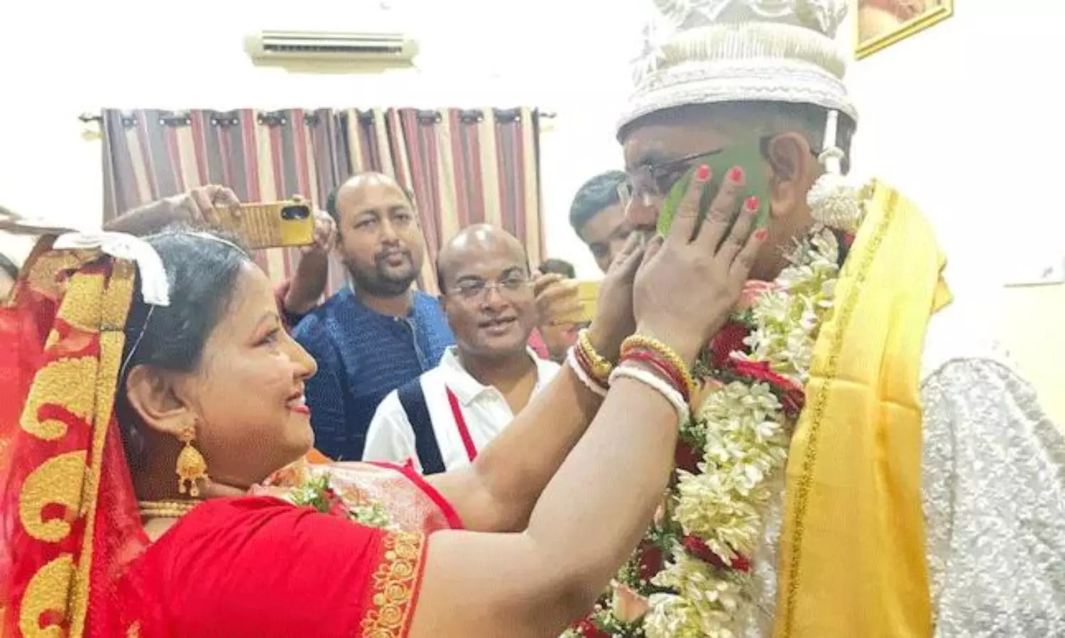 60 ఏళ్ల వయసులో  కార్యకర్తను పెళ్లాడిన బెంగాల్ బీజేపీ మాజీ చీఫ్