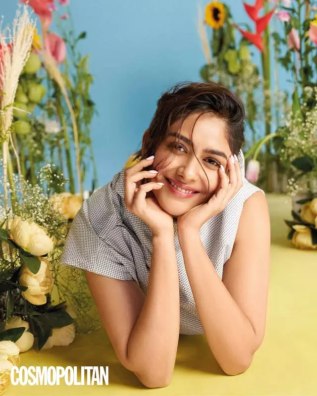 Unfiltered and Fabulous: Mrunal Thakur in Cosmopolitan India