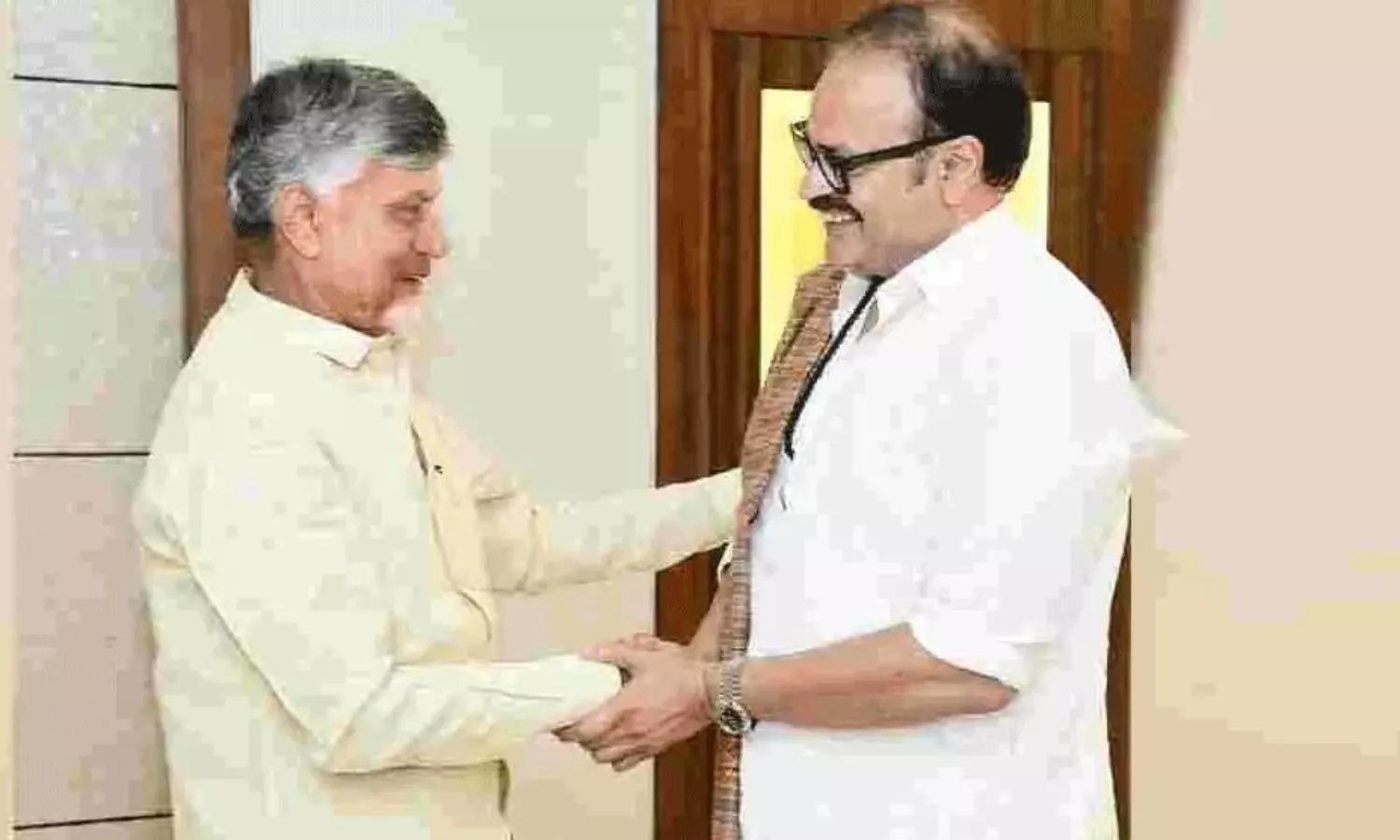 చంద్రబాబు లేని రాజకీయ పాఠం లేదు.. నాగబాబు ఆసక్తికర ట్వీట్ చంద్రబాబు లేని రాజకీయ పాఠం లేదు.. నాగబాబు ఆసక్తికర ట్వీట్