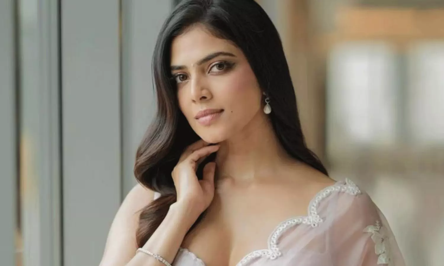 అతని ప్రవర్తనతో చాలా భయపడ్డా! అతని ప్రవర్తనతో చాలా భయపడ్డా!