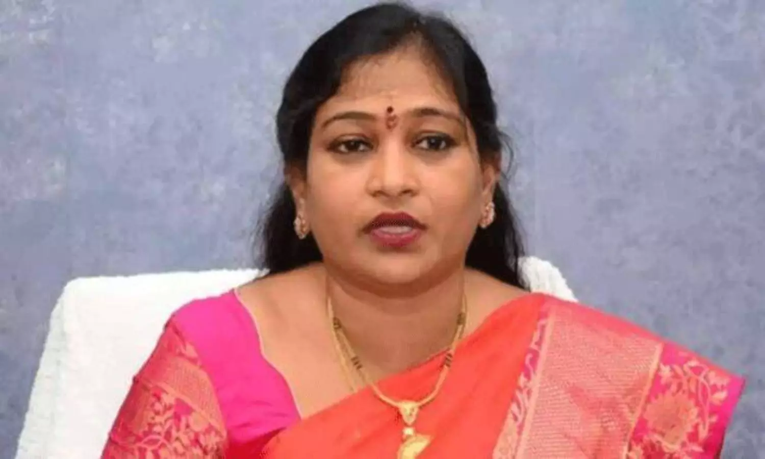 హెం మంత్రి అనిత ఇలాకాలో రగడ...! హెం మంత్రి అనిత ఇలాకాలో రగడ...!