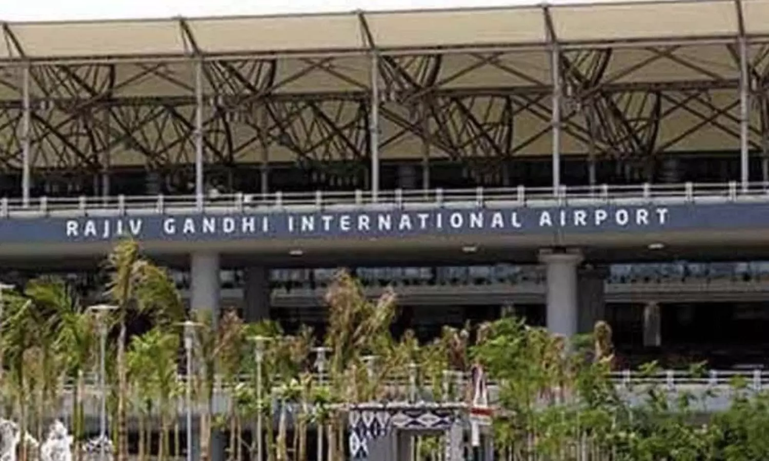 హైదరాబాద్ ఎయిర్‌పోర్ట్‌లో మానవ అక్రమ రవాణా : NRI సహా నిందితులు బుక్