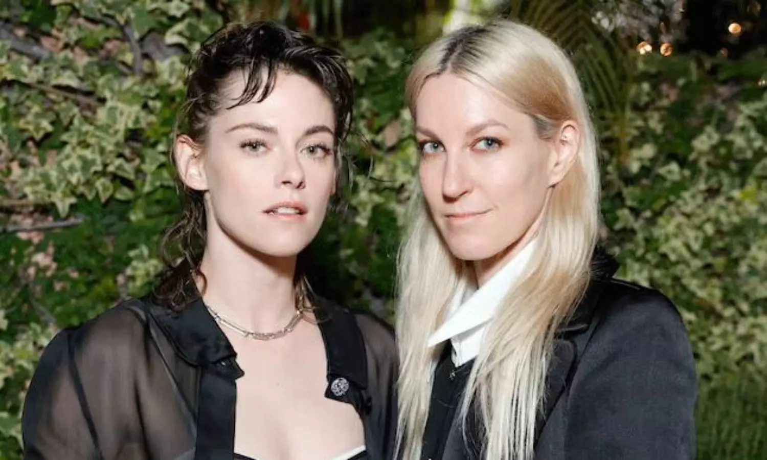 ఒక్కటైన ముద్దుగుమ్మలు