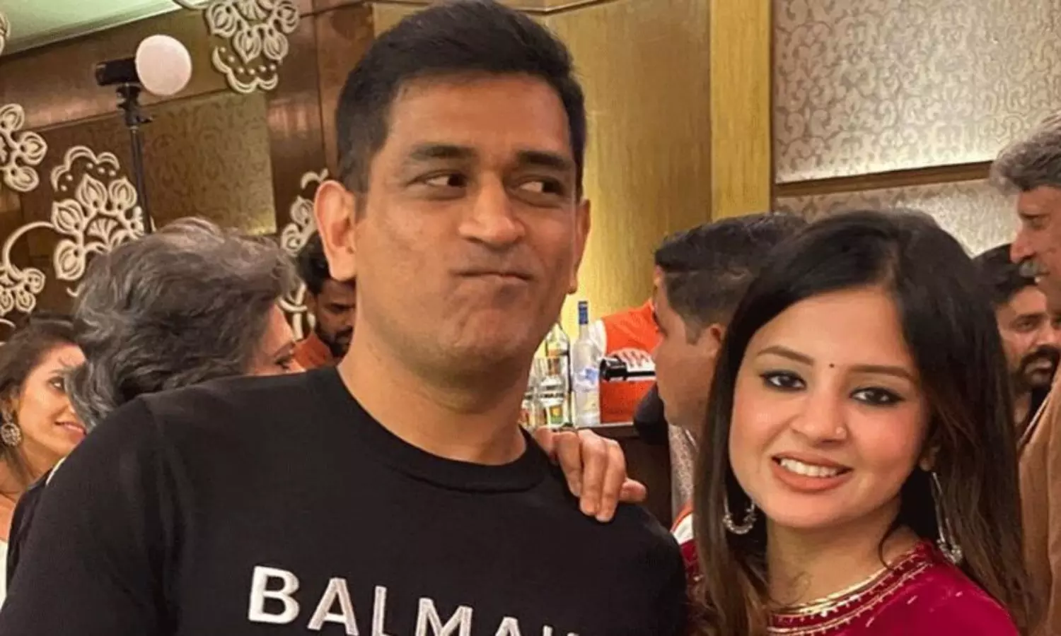 భార్య భ‌ర్త‌ల మ‌ధ్య పాత బైకుల పంచాయ‌తీ!