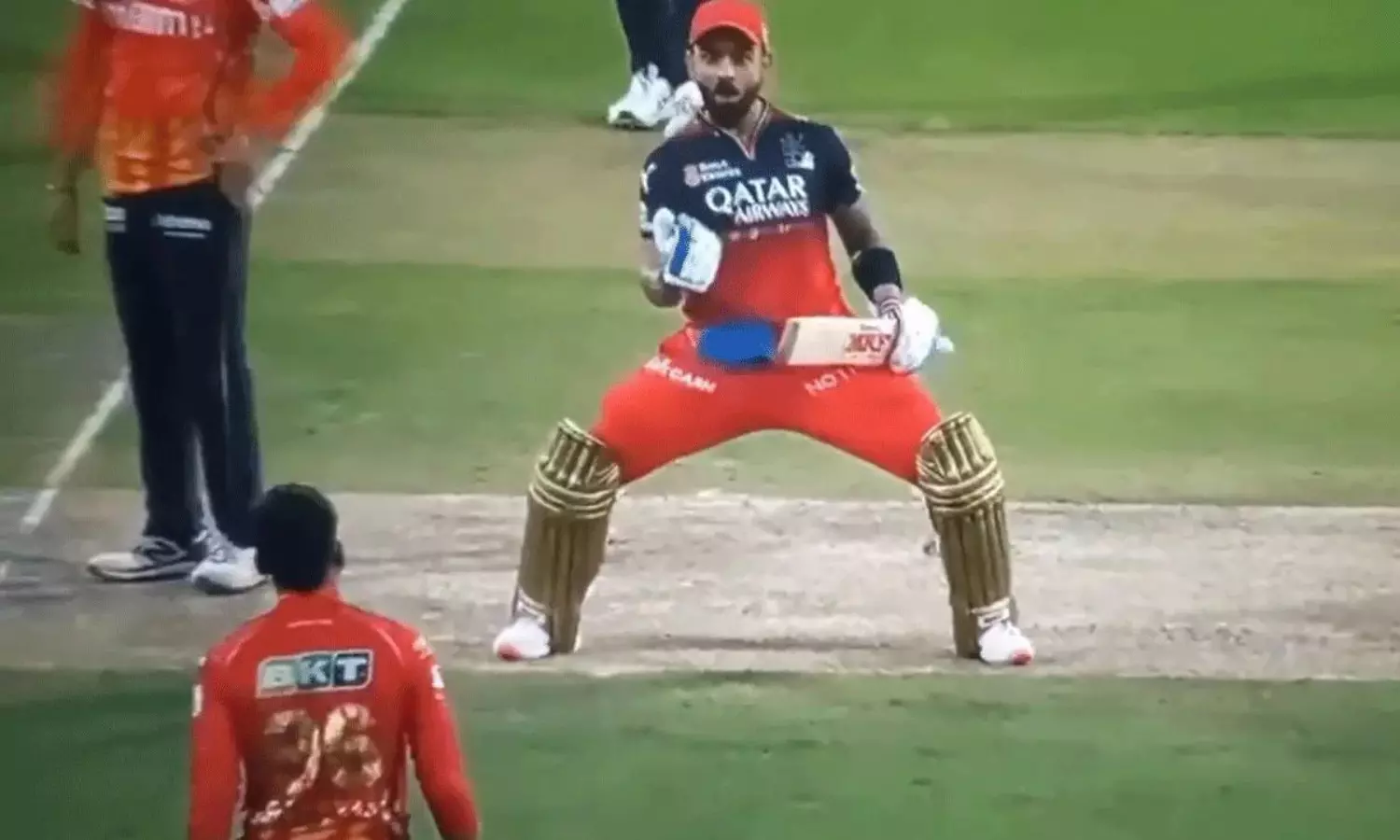 ఐపీఎల్.. హర్షాతిరేకం.. హర్షిత్ కో న్యాయం.. కోహ్లికో న్యాయమా? ఐపీఎల్.. హర్షాతిరేకం.. హర్షిత్ కో న్యాయం.. కోహ్లికో న్యాయమా?