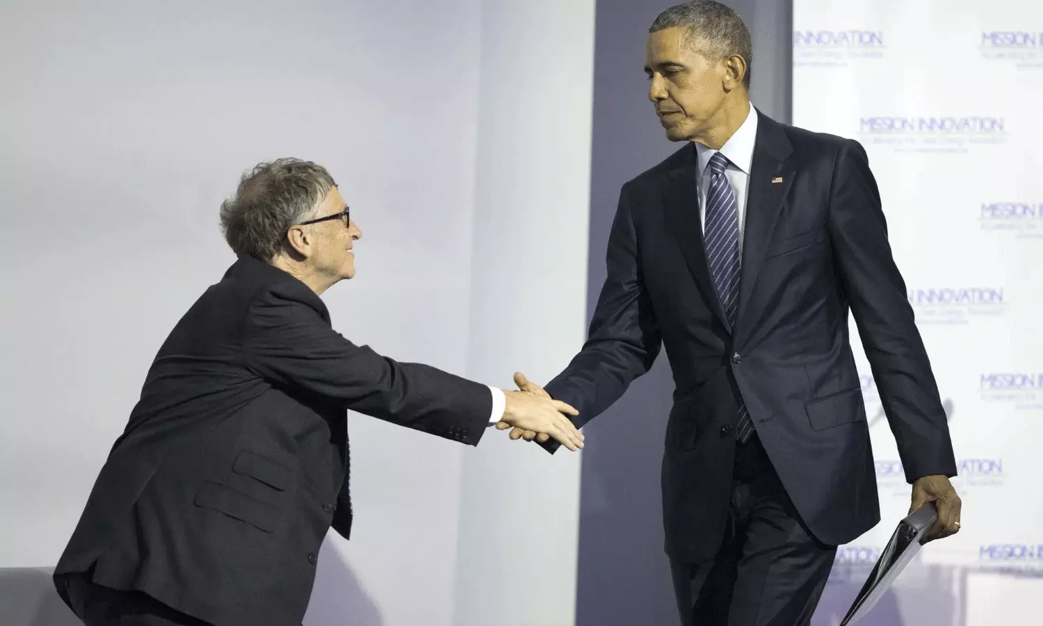 ఏఐ విధ్వంసం.. వందేళ్లలో చూడని పరిస్థితి వస్తుందంటున్న బిల్గేట్స్, ఒబామా ఏఐ విధ్వంసం.. వందేళ్లలో చూడని పరిస్థితి వస్తుందంటున్న బిల్గేట్స్, ఒబామా