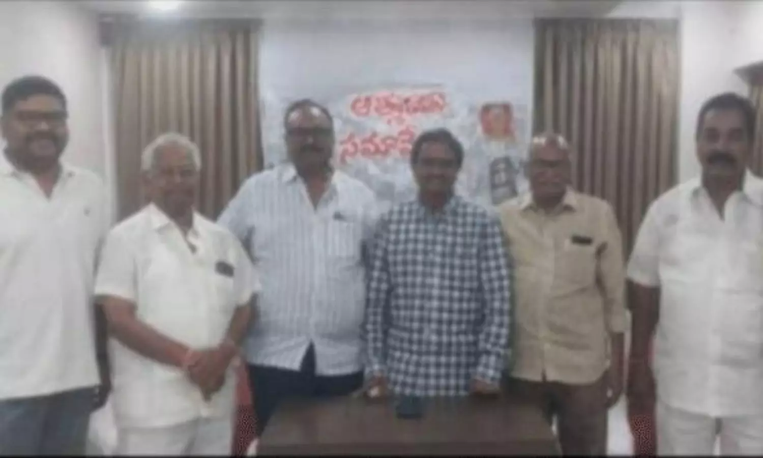 ఎగ్జిబిటర్స్ కీలక నిర్ణయం.. ఆ ఏరియాలో థియేటర్స్ బంద్!