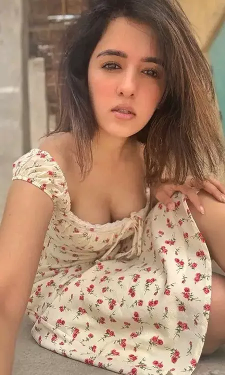 Shirley Setia Serves Cuteness Overload in New Pictures