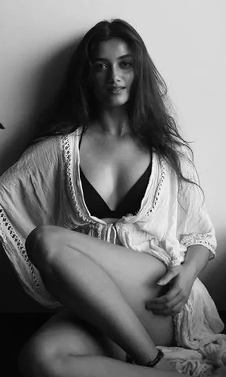 Bhagyashri Borses Instagram Photos: Youth Go Gaga Over Her Beauty