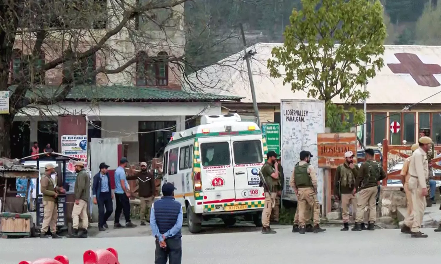 ఉగ్ర దాడిలో 27 మంది మృతి...కాశ్మీర్ లో రక్త కన్నీరు !