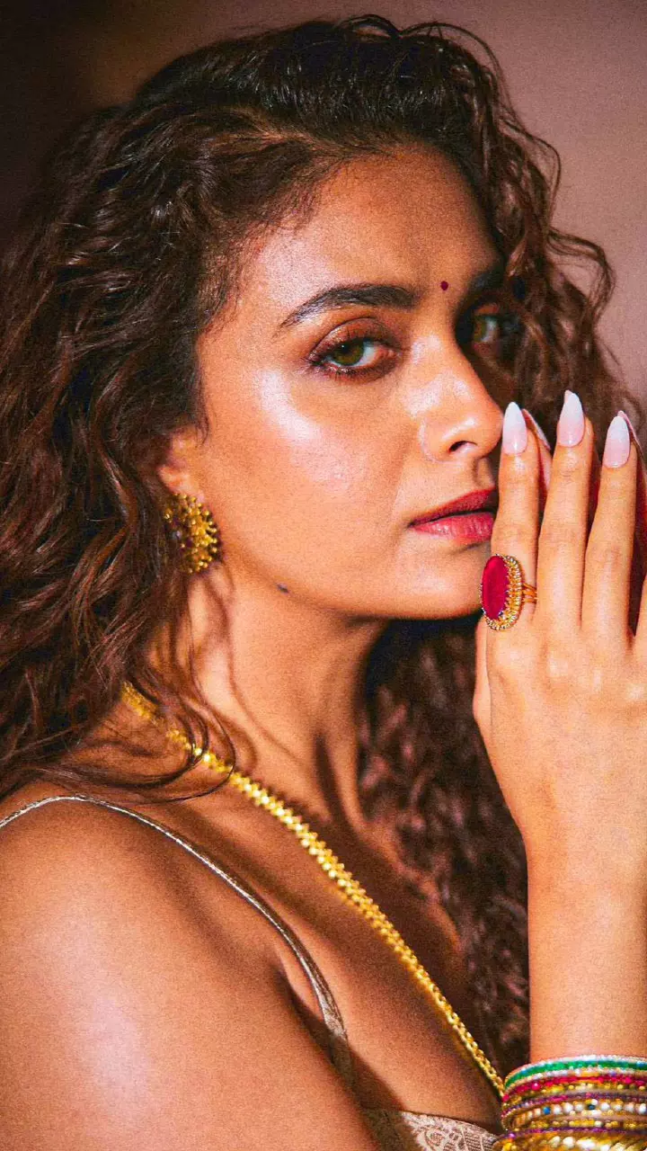 Keerthi Sureshs fashion is a game changer, don’t miss it Keerthi Sureshs fashion is a game changer, don’t miss it