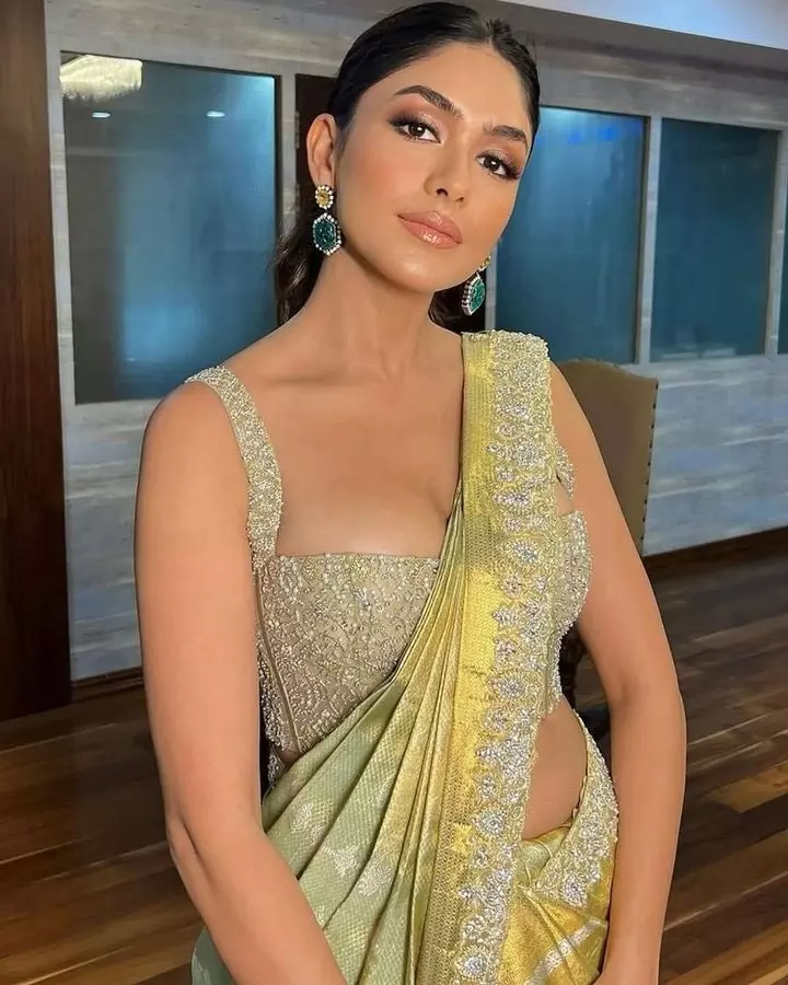 Mrunal Thakurs Ultimate Style Evolution Mrunal Thakurs Ultimate Style Evolution