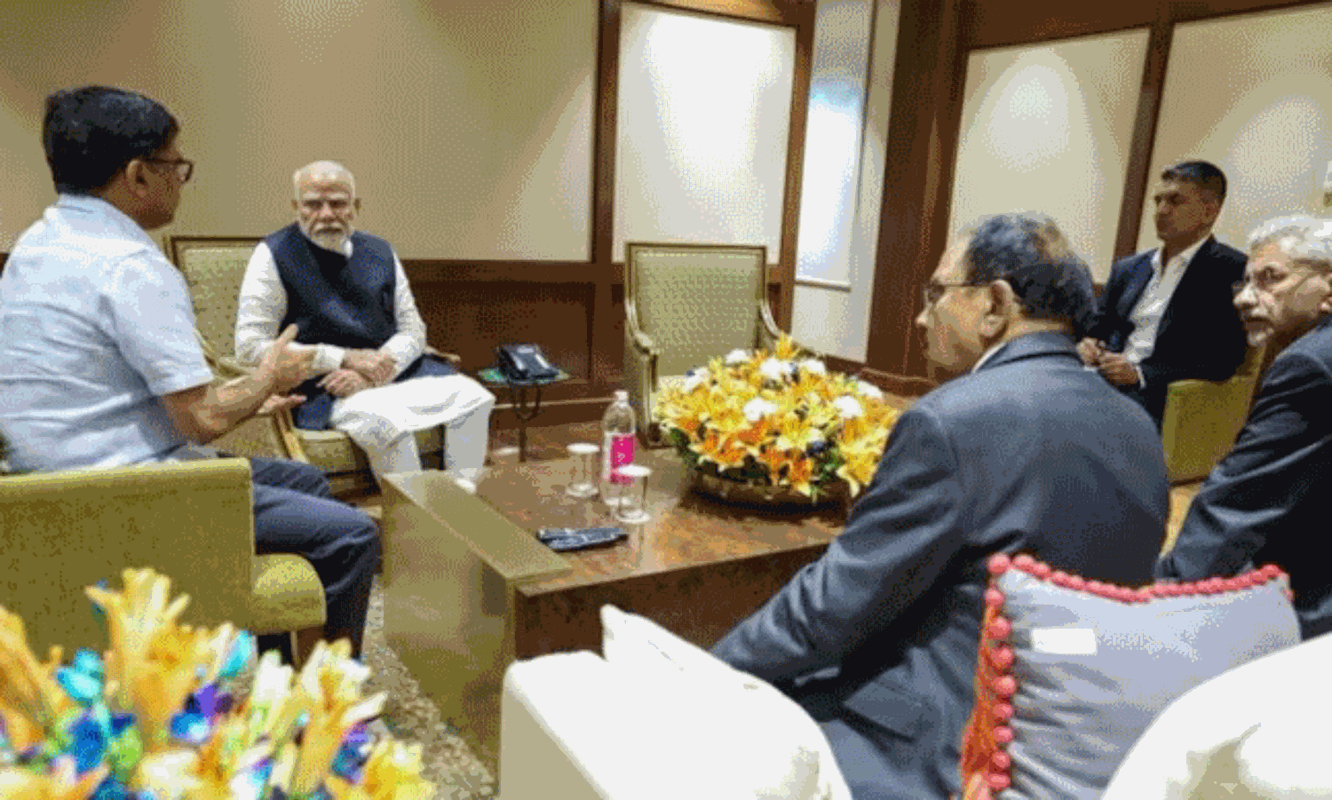 సర్జికల్  స్ట్రైక్  పై చర్చ మొదలు... వాట్  నెక్స్ట్  మోడీ జీ?