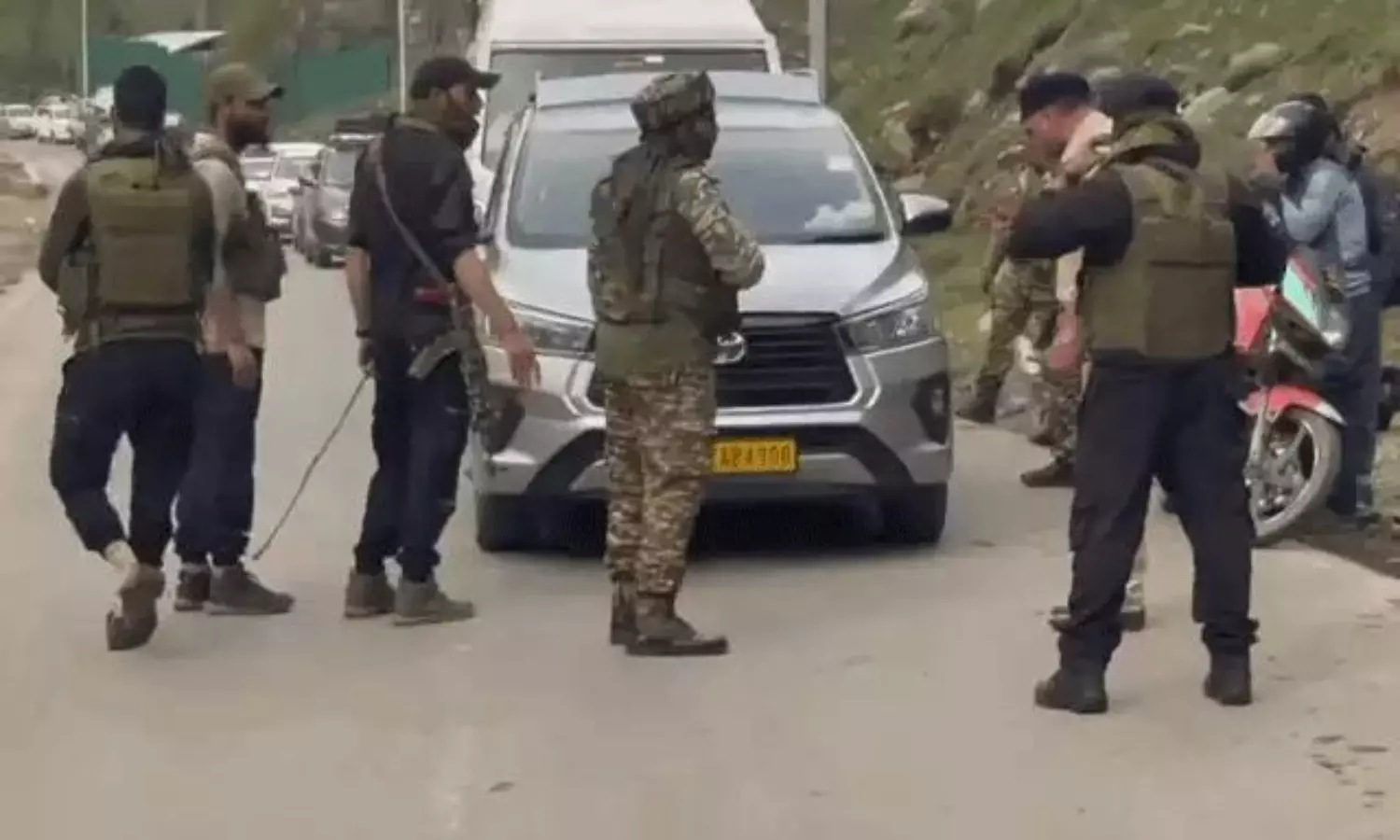 పహెల్గామ్ దాడిలో ఐబీ ఆఫీసర్, ఓ వైజాగ్ వాసి దుర్మరణం.. తీవ్ర దిగ్బ్రాంతి