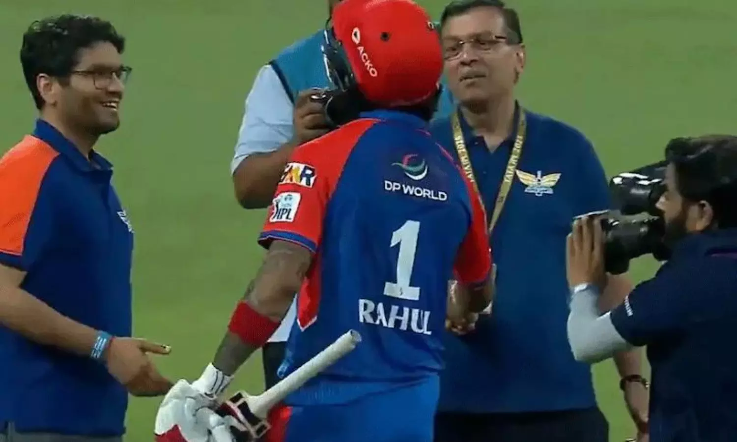 మాజీ ఓనర్ గోయెంక గూబగుయ్యిమనేలా ‘హ్యాండ్’ ఇచ్చిన కేఎల్ రాహుల్.. వీడియో