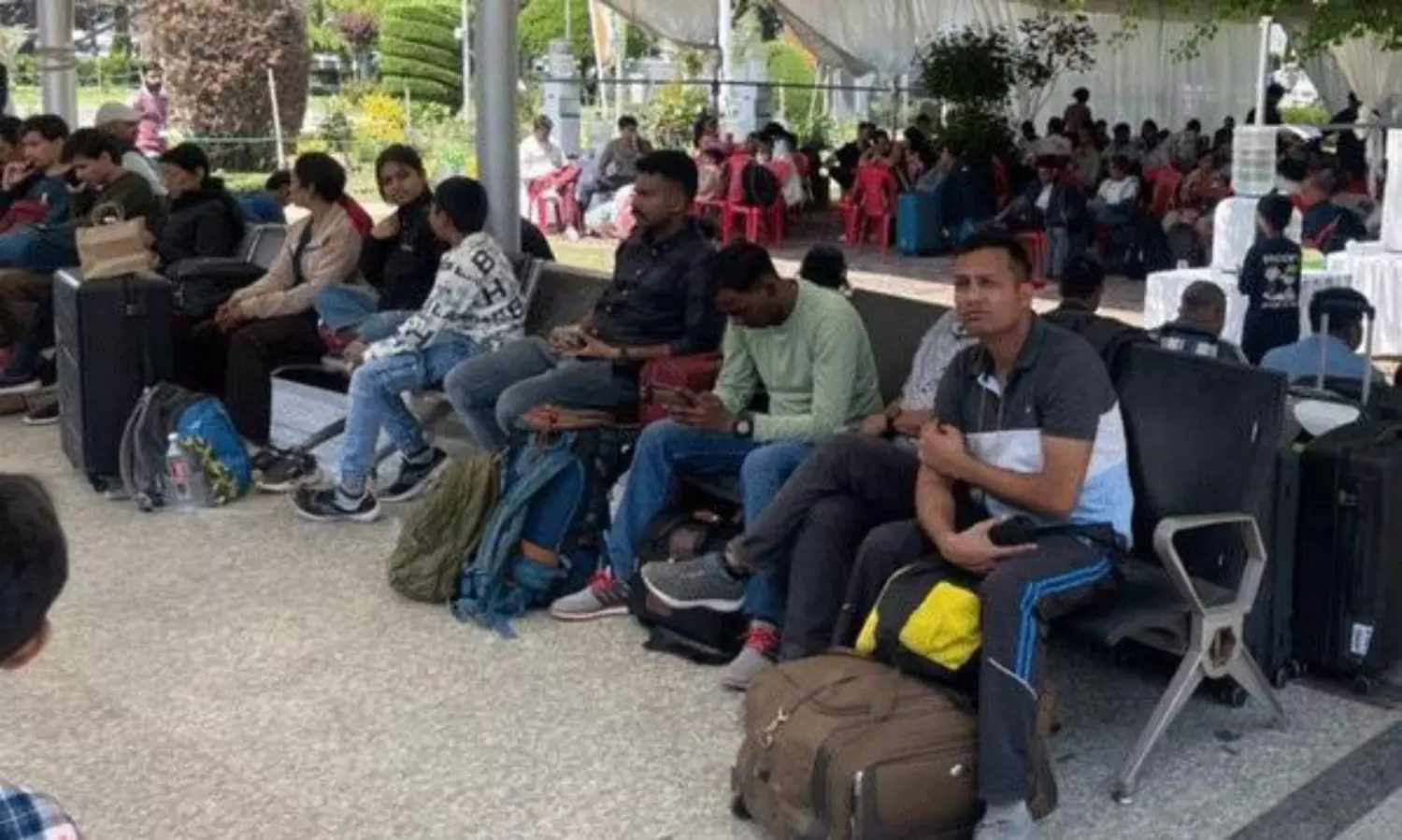 Kashmir Tourists Fly Back To Home