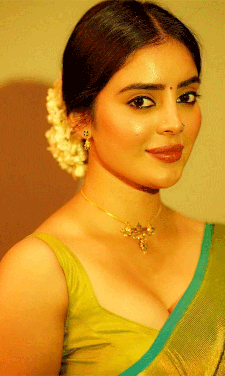 Kushitha Kallapu in Classic Elegance