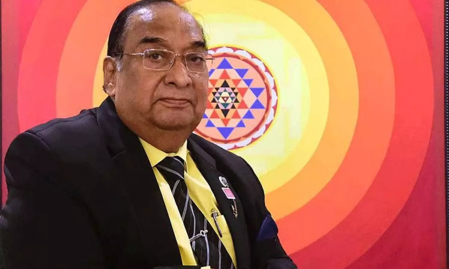 జైపూర్  విమానాశ్రయంలో వేధింపులు.. కారణం రోలెక్స్  వాచ్!